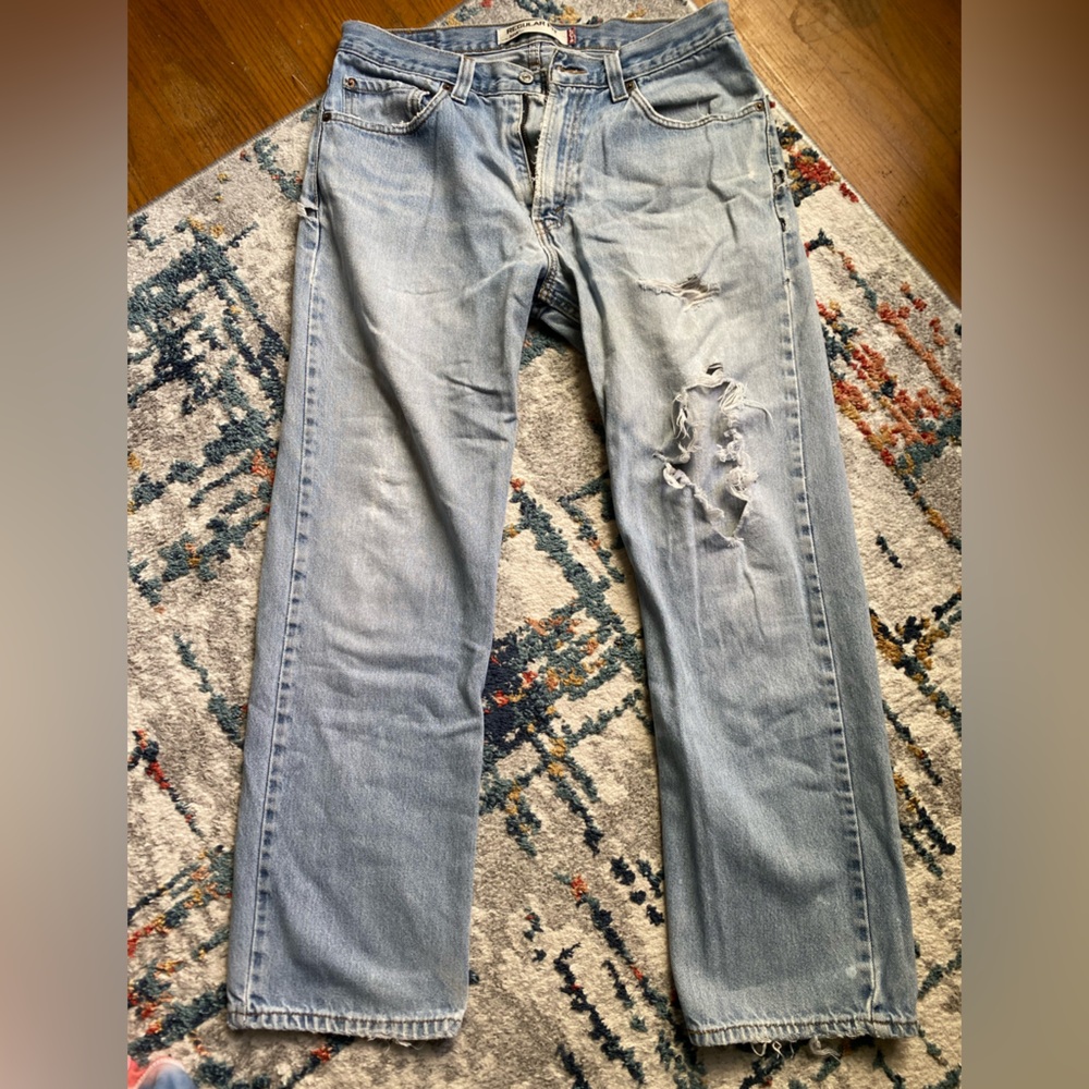 Levi’s 505 100% cotton loved worn distressed jeans size w33L30